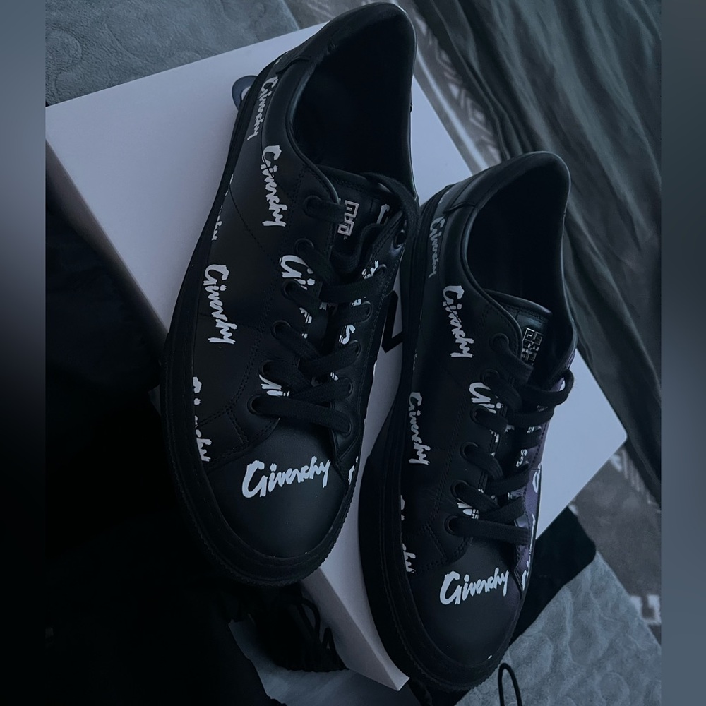 Givenchy City Sport Sneakers
